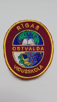 Rīgas Ostvalda vidusskolas logo